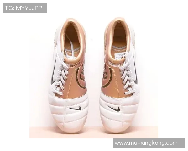 探索gloro足球鞋的卓越性能与舒适体验,助你在赛场上尽显风采 探索gloro足球鞋的卓越性能与舒适体验,助你在赛场上尽显风采